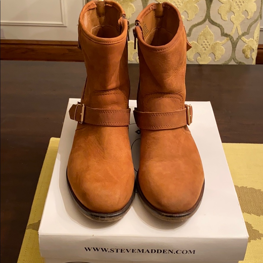 Nubuck Leather Boot In Cognac